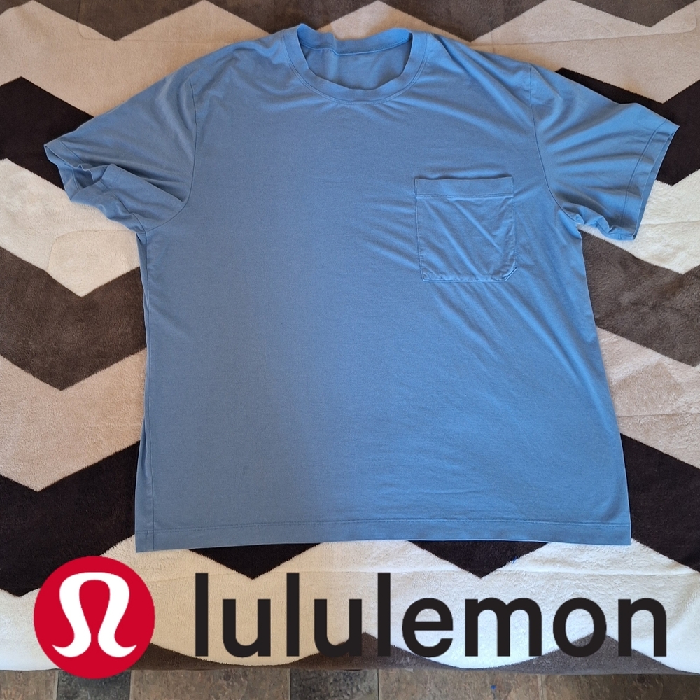 Lululemon men's athletic t-shirt